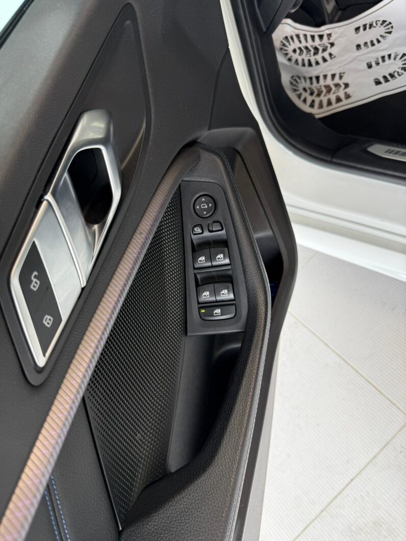 
								BMW 116 M-SPORT full									