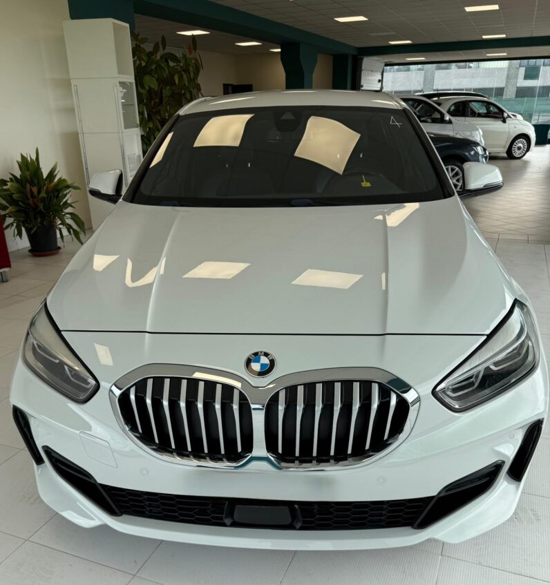 
								BMW 116 M-SPORT full									