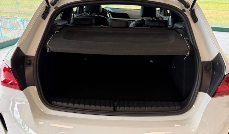 
								BMW 116 M-SPORT full									