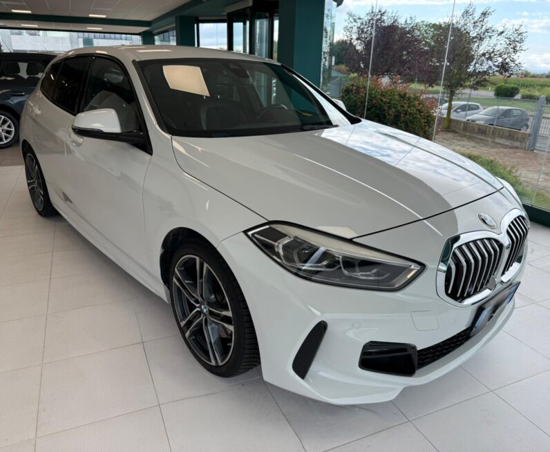 
								BMW 116 M-SPORT full									