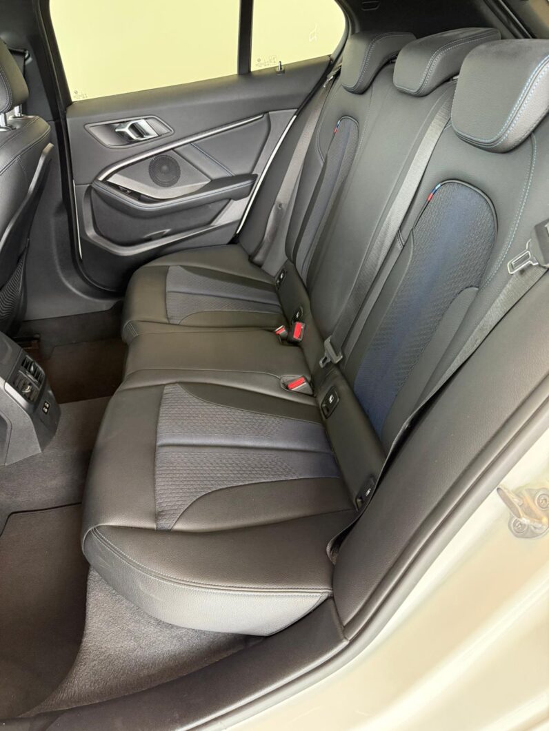 
								BMW 116 M-SPORT full									