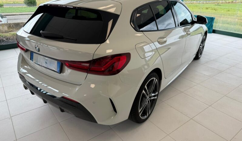 
								BMW 116 M-SPORT full									