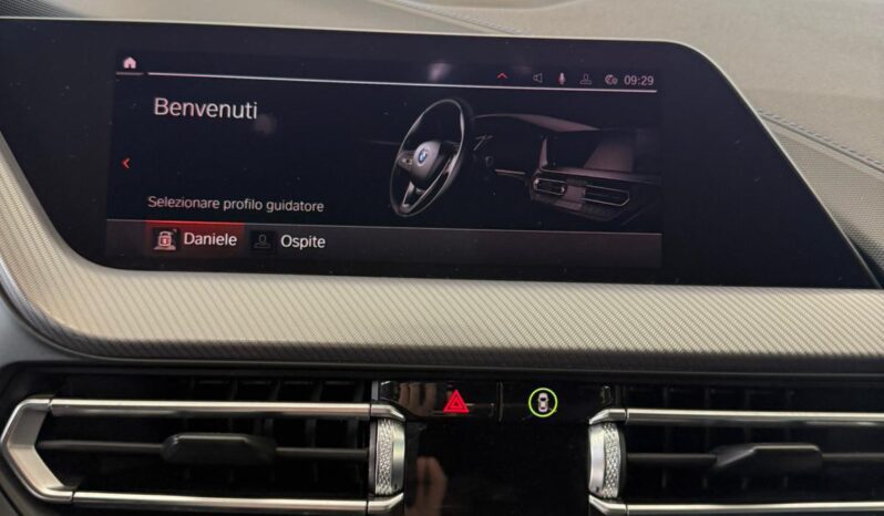 
								BMW 116 M-SPORT full									