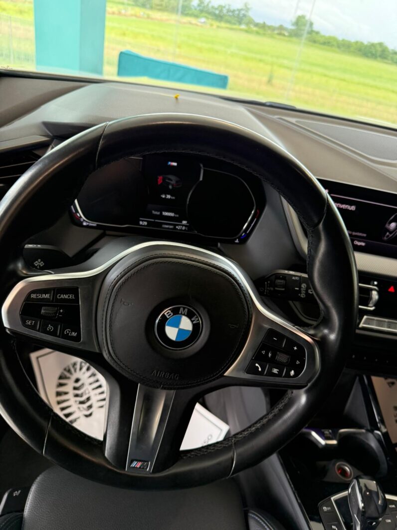 
								BMW 116 M-SPORT full									