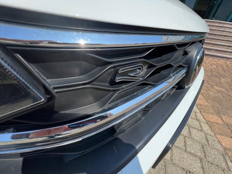 
								Volkswagen Taigo R-LINE full									