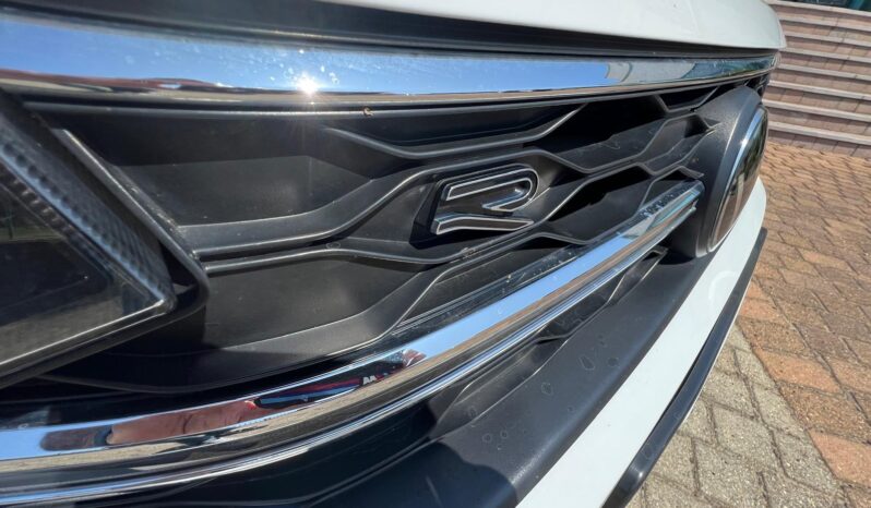 
								Volkswagen Taigo R-LINE full									