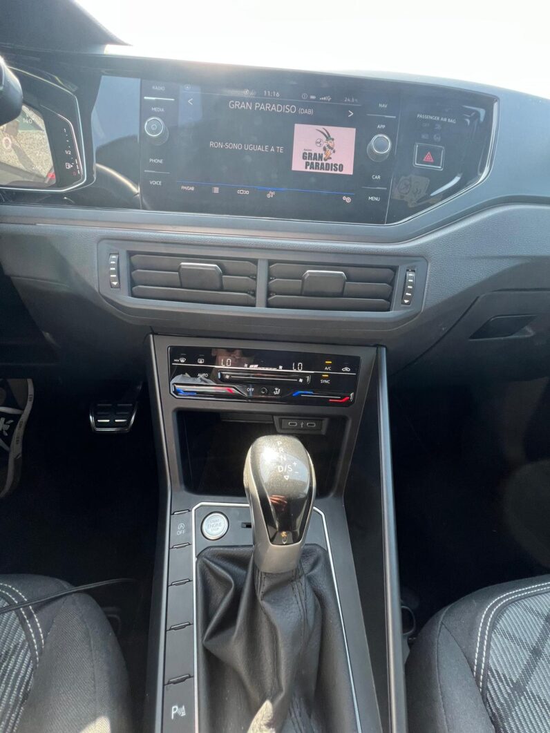 
								Volkswagen Taigo R-LINE full									