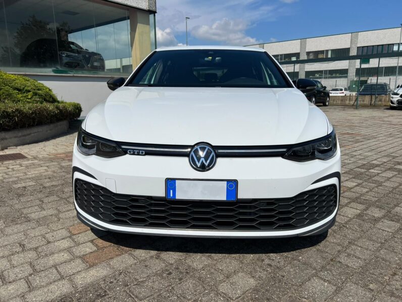 
								Volkswagen Golf GTD R-LINE full									