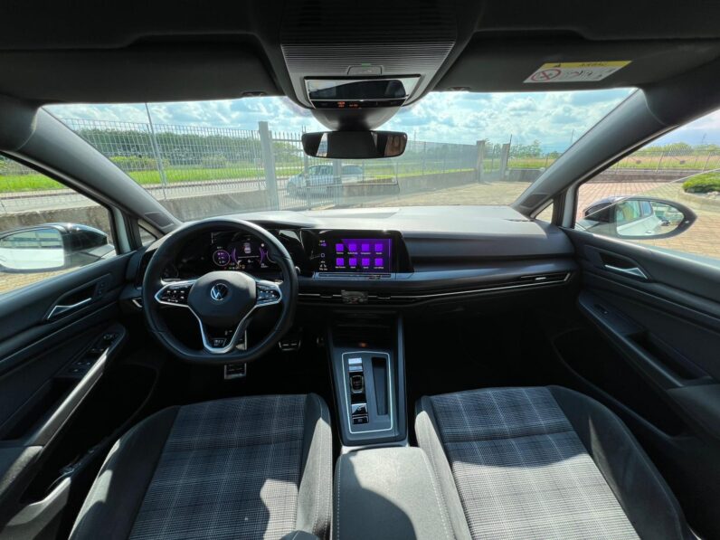 
								Volkswagen Golf GTD R-LINE full									