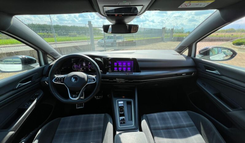 
								Volkswagen Golf GTD R-LINE full									