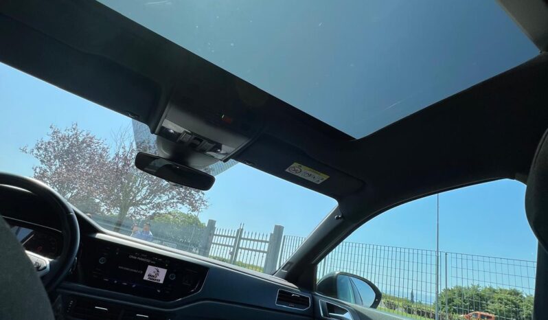 
								Volkswagen Taigo R-LINE full									