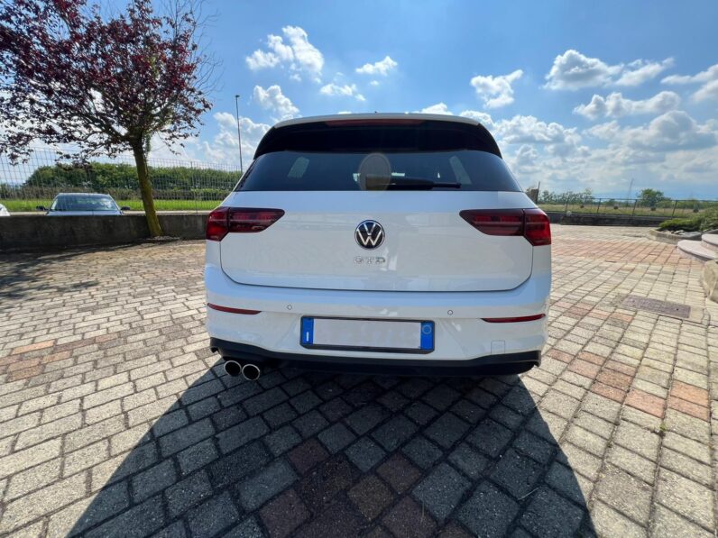 
								Volkswagen Golf GTD R-LINE full									