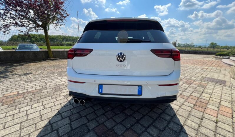 
								Volkswagen Golf GTD R-LINE full									