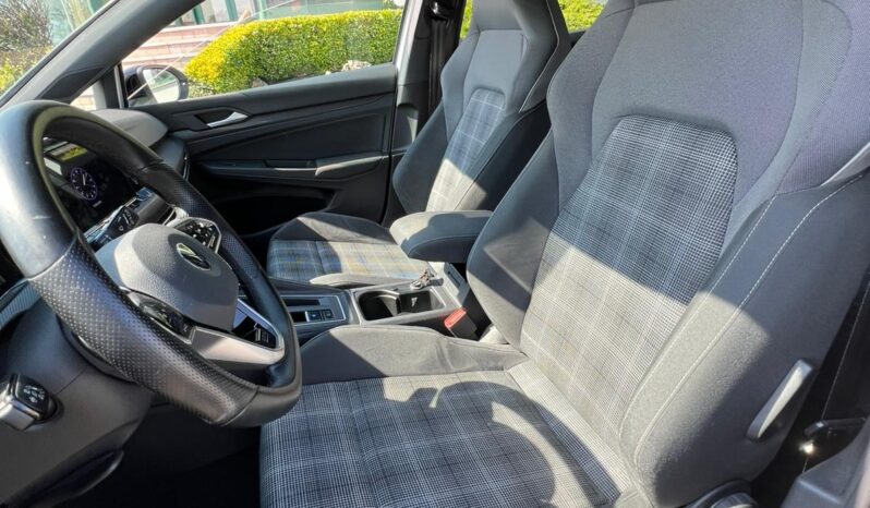 
								Volkswagen Golf GTD R-LINE full									