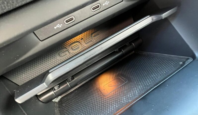 
								Volkswagen Golf GTD R-LINE full									