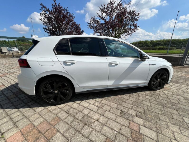 
								Volkswagen Golf GTD R-LINE full									
