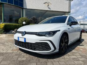 Volkswagen Golf GTD R-LINE