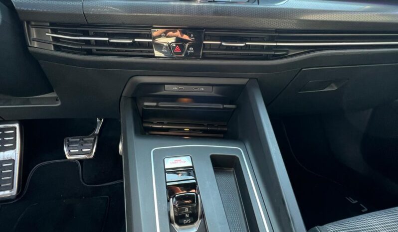 
								Volkswagen Golf GTD R-LINE full									