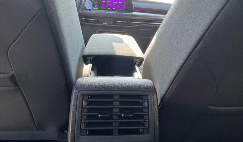 
								Volkswagen Golf GTD R-LINE full									