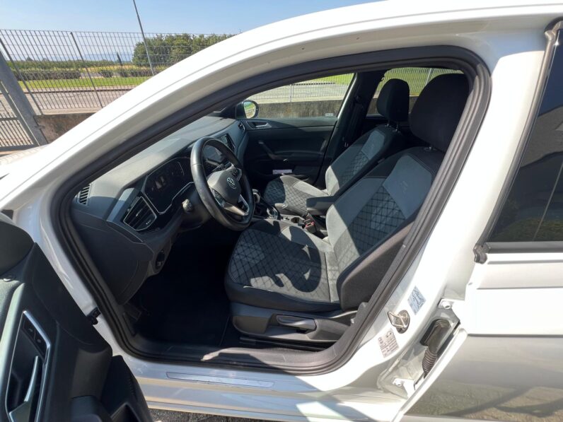 
								Volkswagen Taigo R-LINE full									