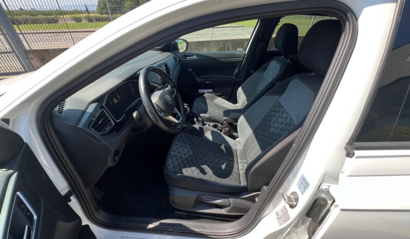 
								Volkswagen Taigo R-LINE full									