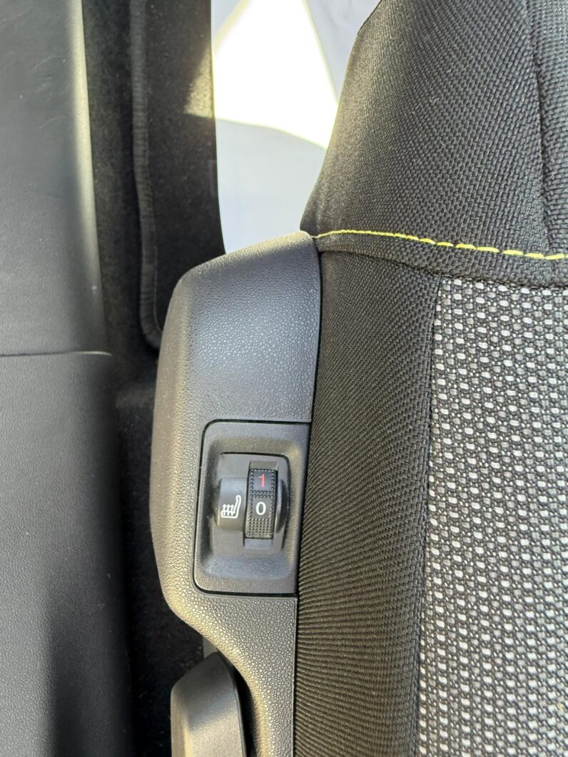 
								C3 1.2 puretech Shine full									