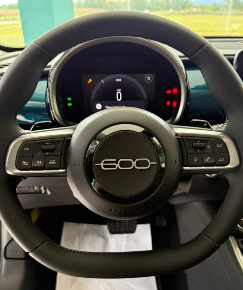 
								FIAT 600 HYBRID ICOM full									