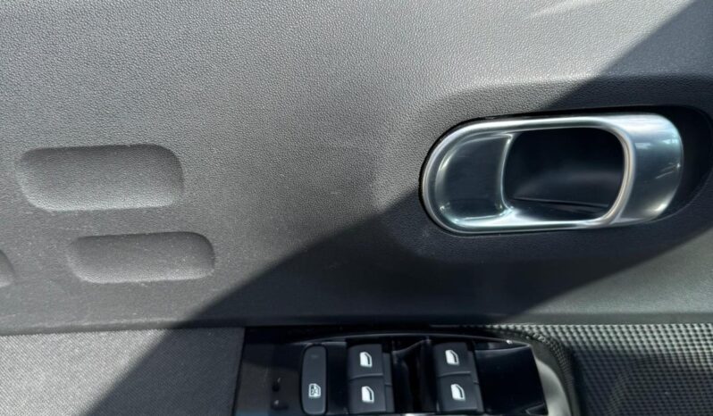 
								C3 1.2 puretech Shine full									