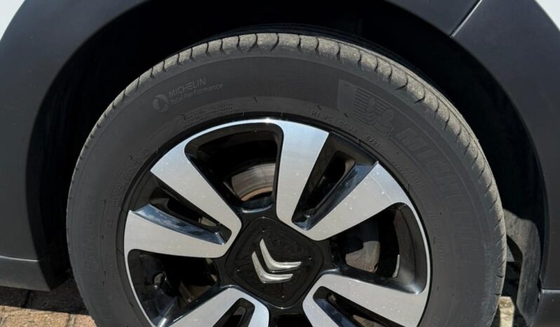 
								C3 1.2 puretech Shine full									