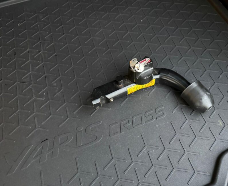 
								TOYOTA YARIS CROSS full									