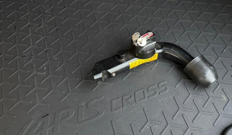 
								TOYOTA YARIS CROSS full									