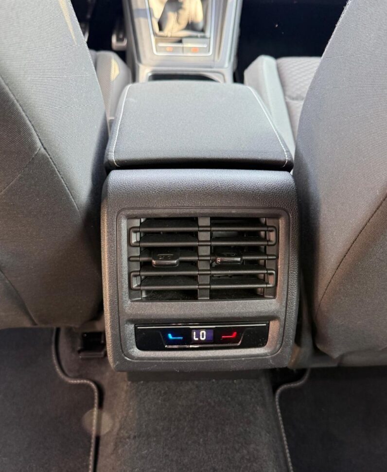 
								Volkswagen Golf Golf VIII full									