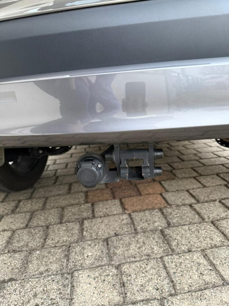 
								TOYOTA YARIS CROSS full									