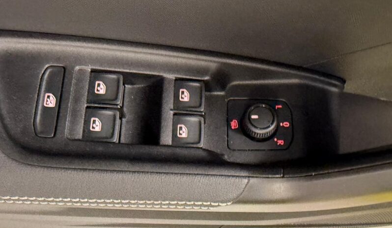 
								A1 SPORTBACK 30 1.0 TFSI S LINE full									