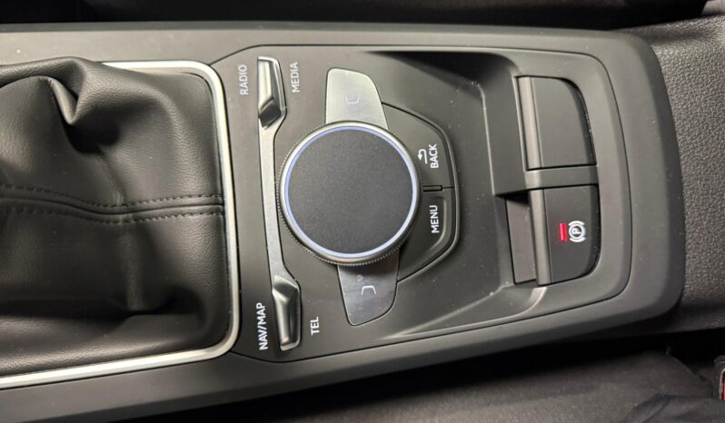 
								AUDI Q2 30 TFSI S LINE full									