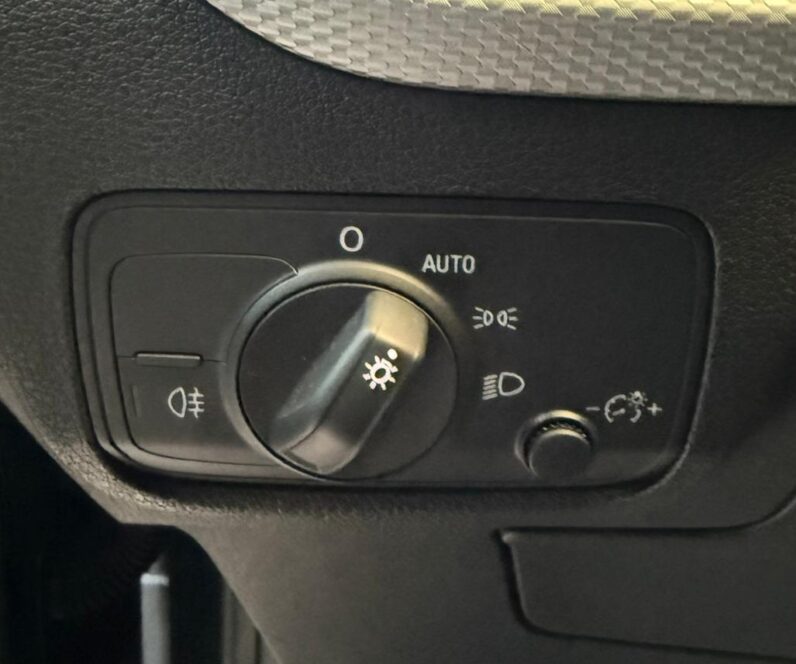 
								AUDI Q2 30 TFSI S LINE full									