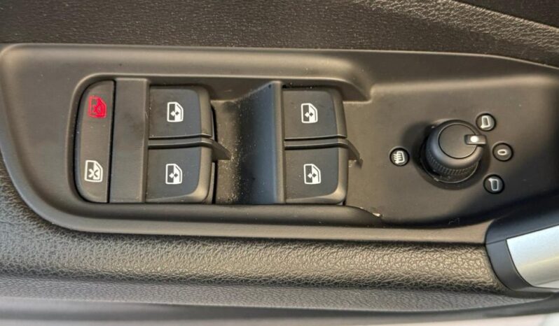 
								AUDI Q2 30 TFSI S LINE full									