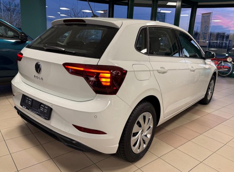 
								VOLKSWAGEN POLO STYLE full									