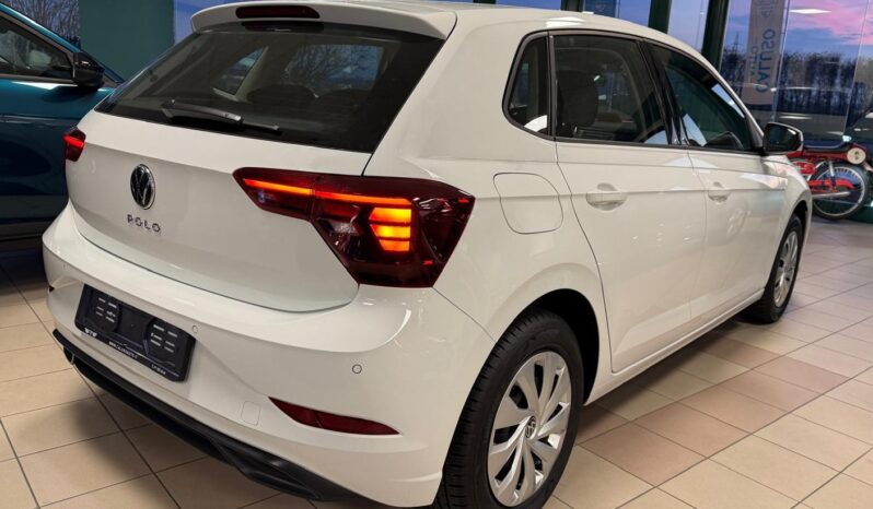 
								VOLKSWAGEN POLO STYLE full									