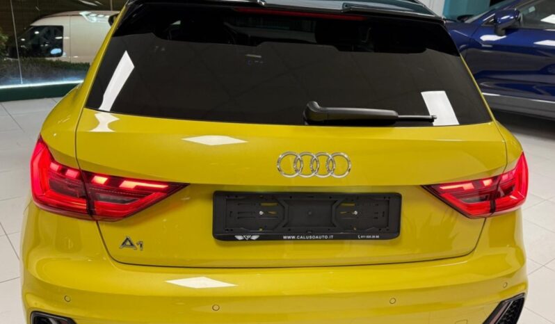 
								A1 SPORTBACK 30 1.0 TFSI S LINE full									