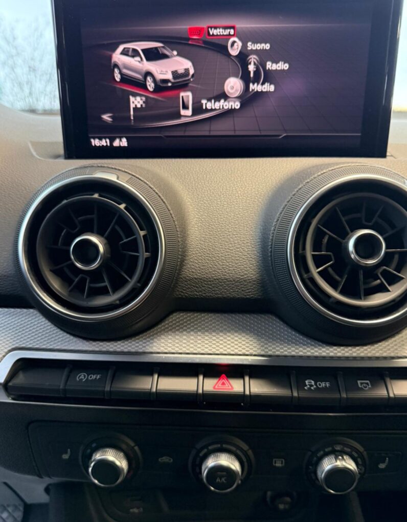 
								AUDI Q2 30 TFSI S LINE full									