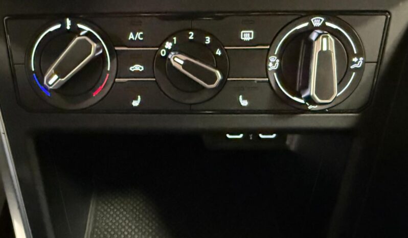 
								VOLKSWAGEN POLO STYLE full									