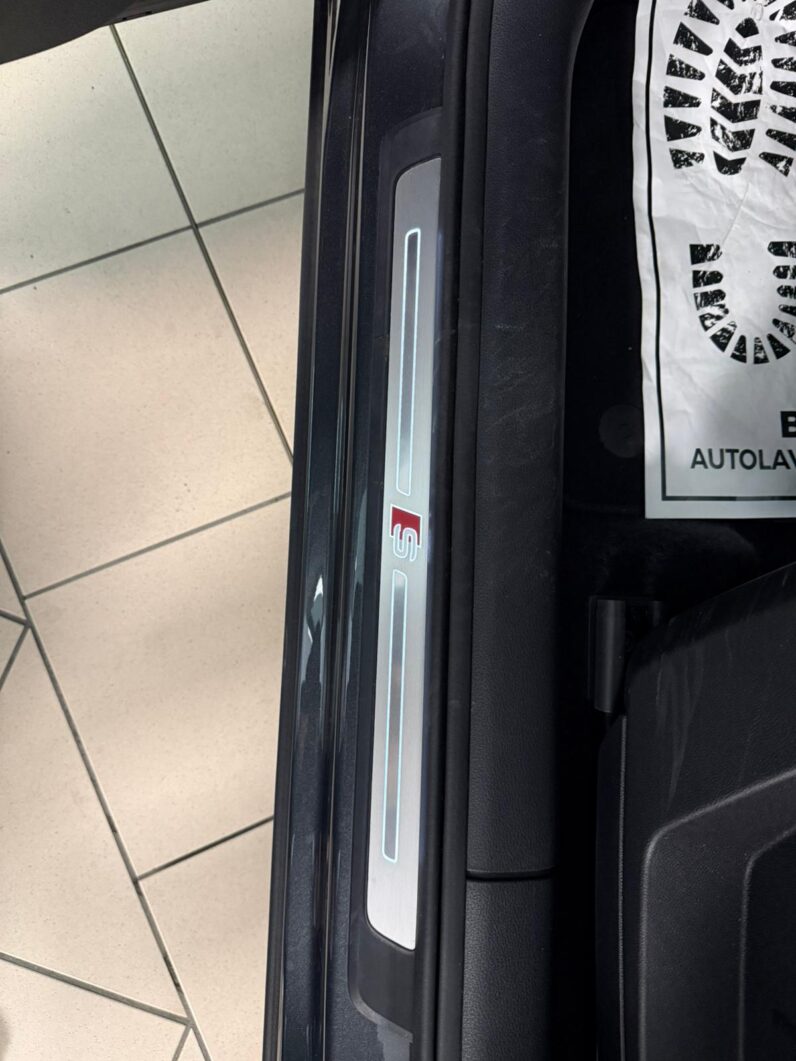 
								AUDI Q2 30 TFSI S LINE full									