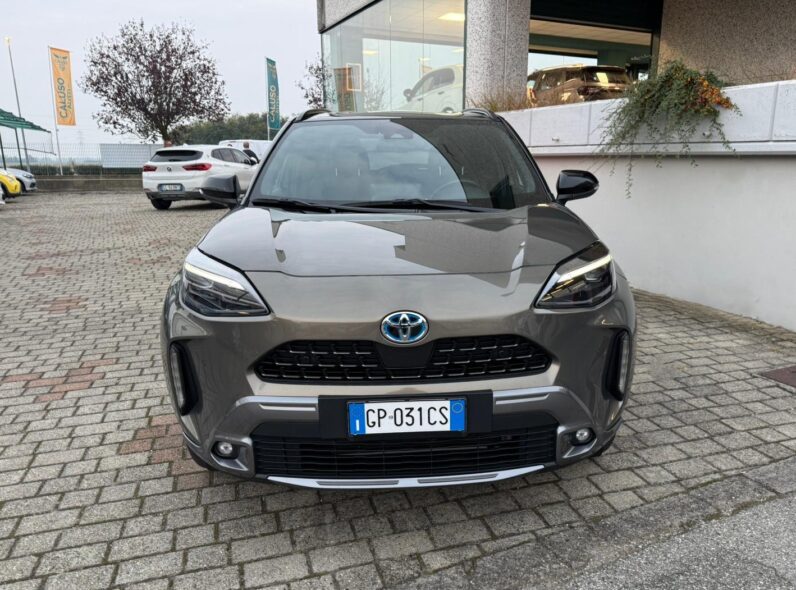 
								TOYOTA YARIS CROSS full									