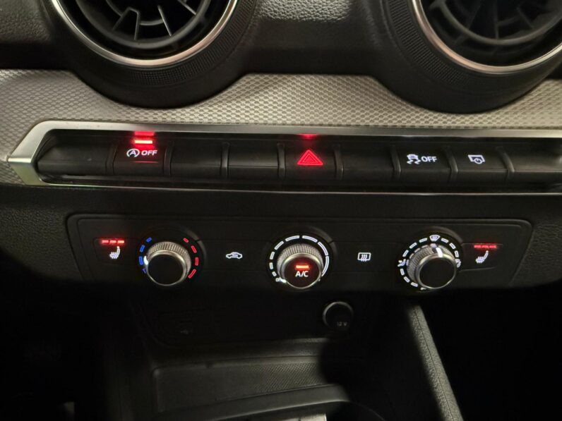 
								AUDI Q2 30 TFSI S LINE full									