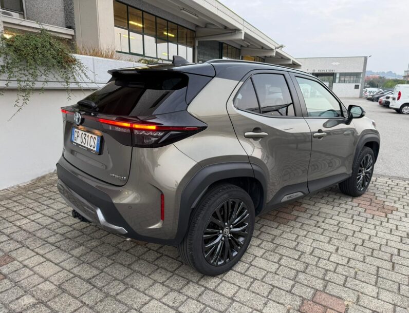 
								TOYOTA YARIS CROSS full									