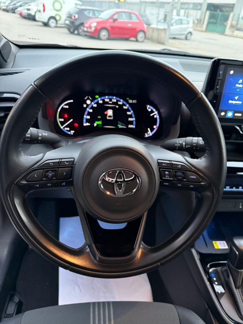 
								TOYOTA YARIS CROSS full									