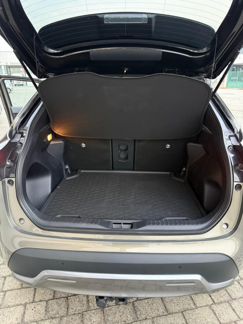 
								TOYOTA YARIS CROSS full									