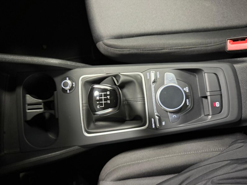 
								AUDI Q2 30 TFSI S LINE full									