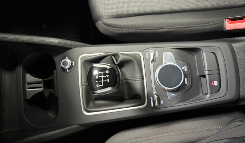 
								AUDI Q2 30 TFSI S LINE full									